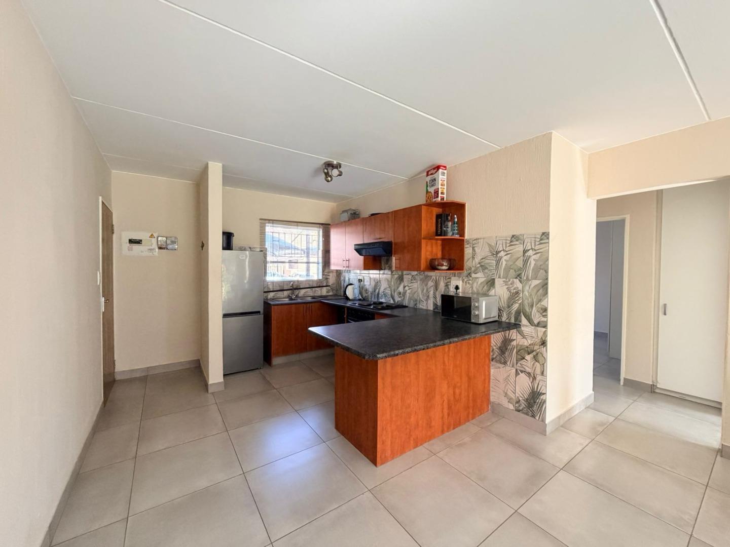 766004_kitchen2_zanele.jpg