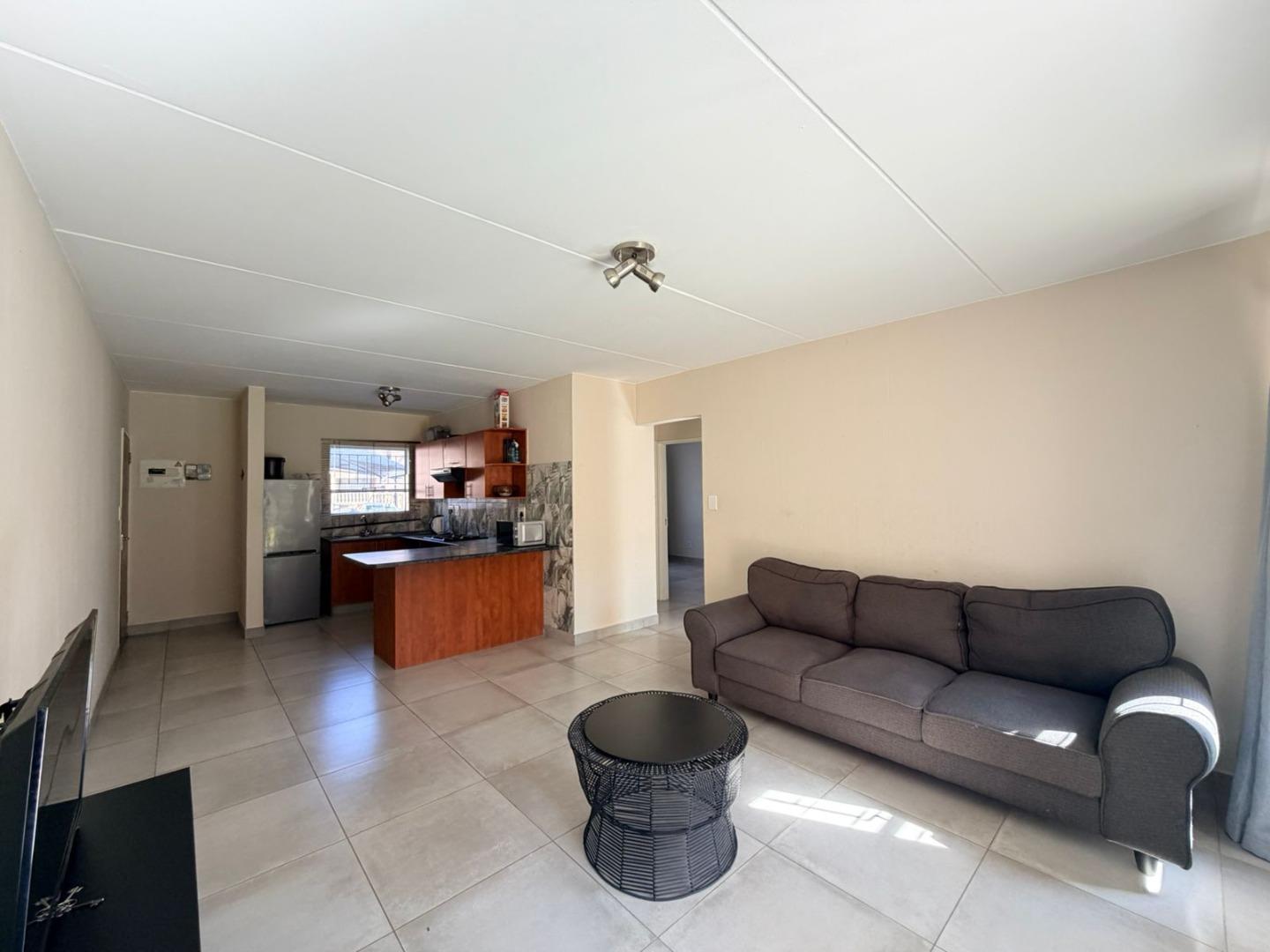 766004_lounge3_zanele.jpg