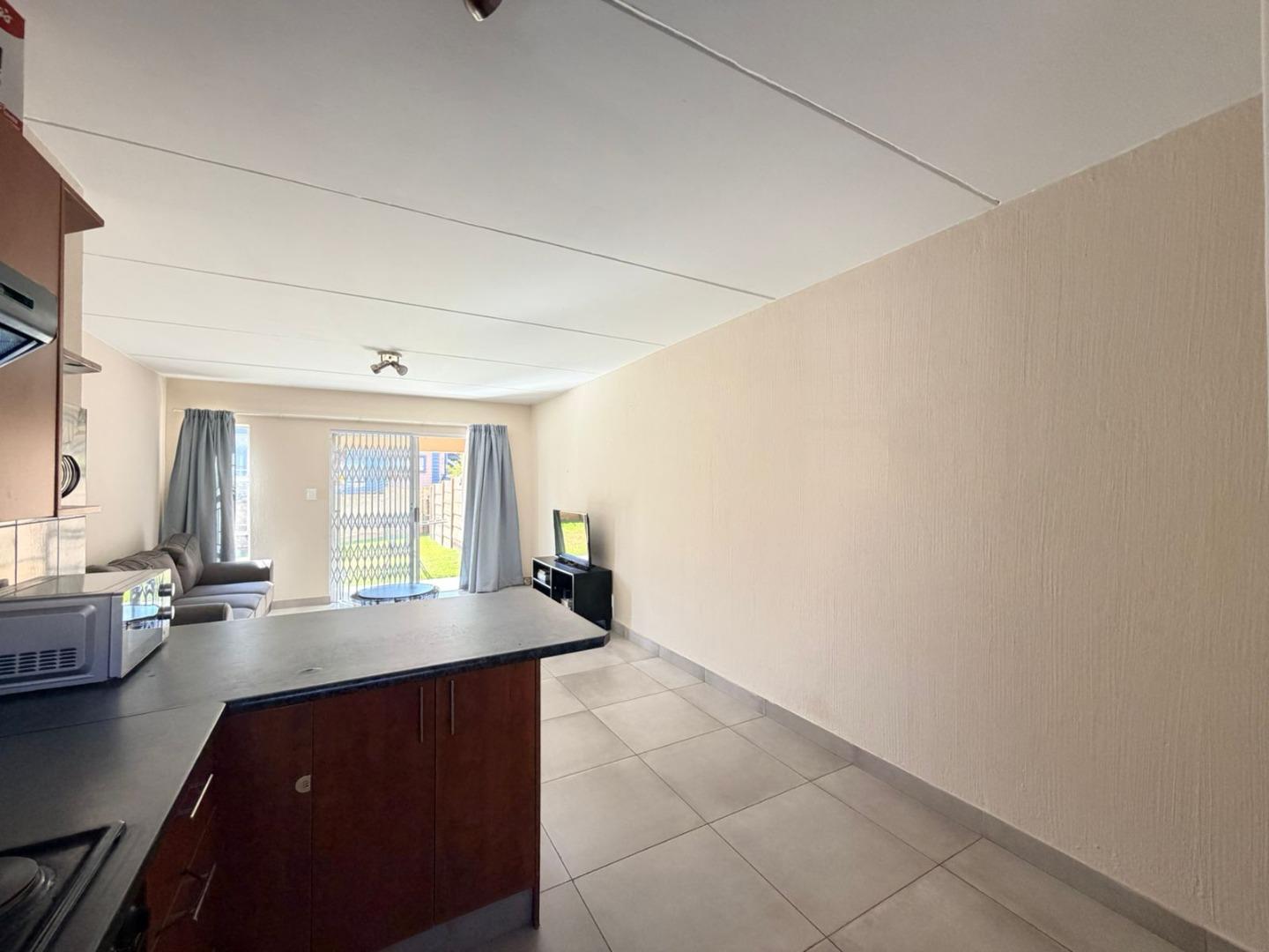 766004_lounge_and_kitchen_zanele.jpg