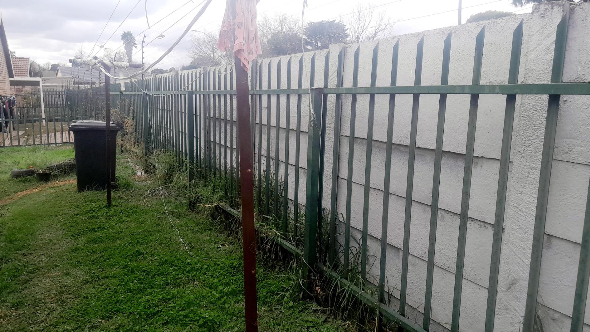 766212_19_aerocity_backyard.jpg