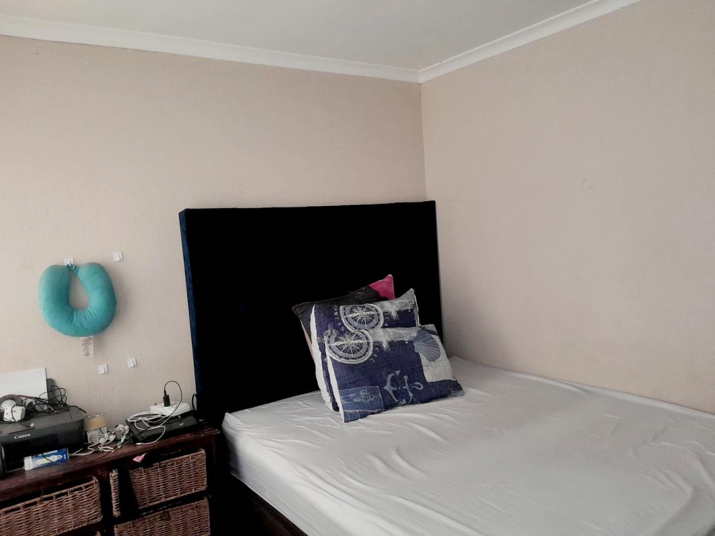 766212_19_aerocity_bedroom2-1.jpg