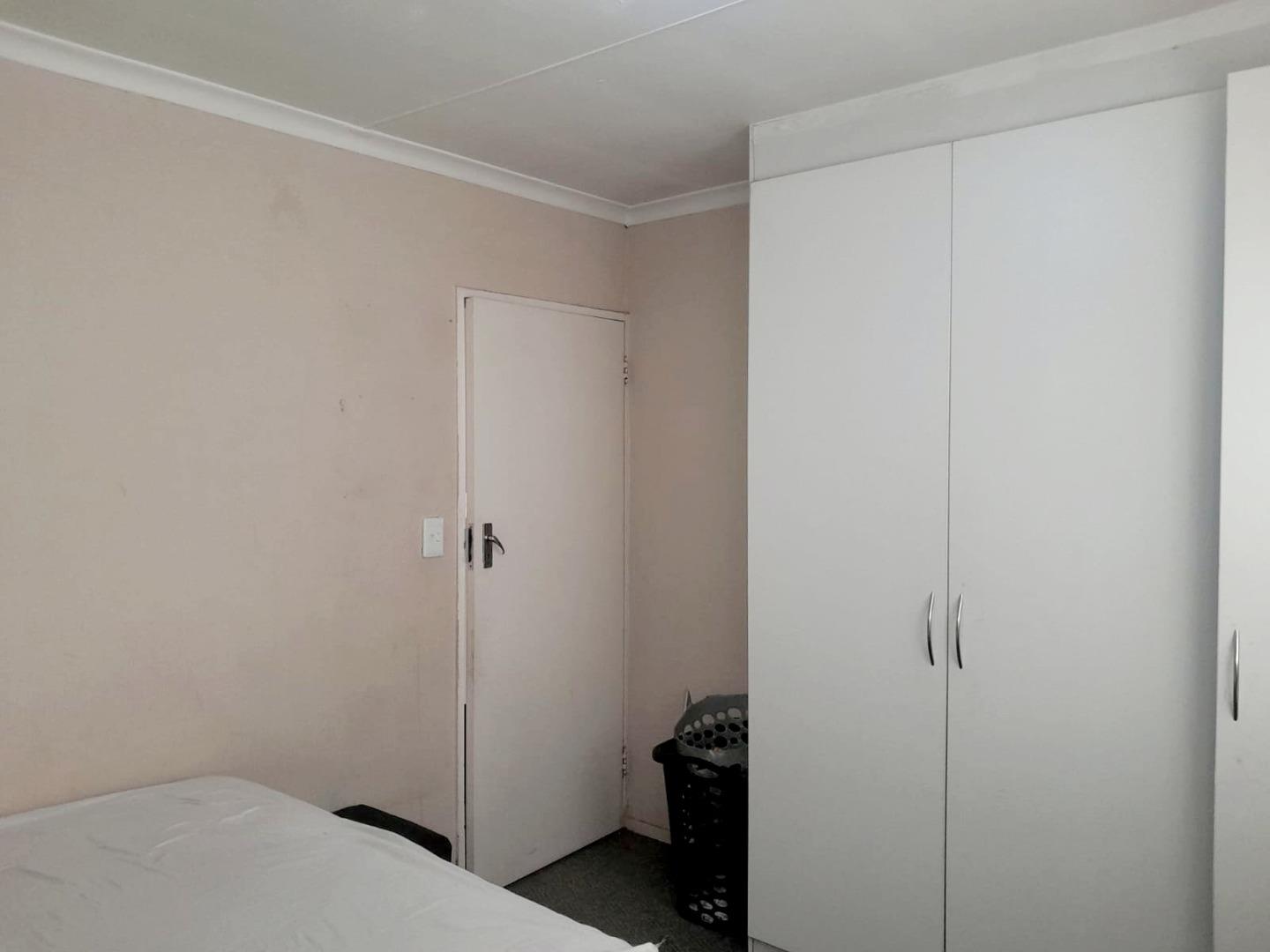 766212_19_aerocity_bedroom2-2.jpg