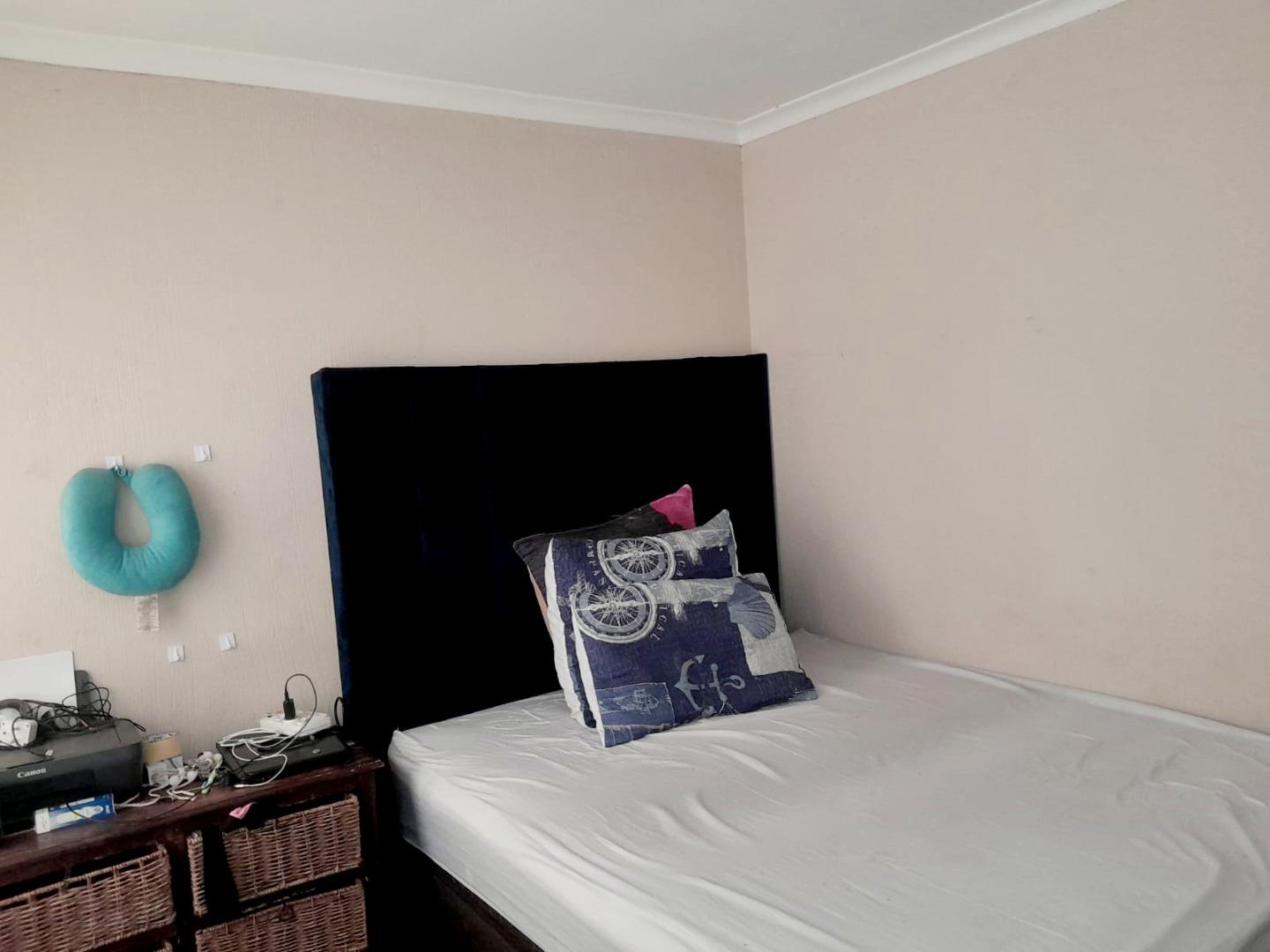 766212_19_aerocity_bedroom2.jpg