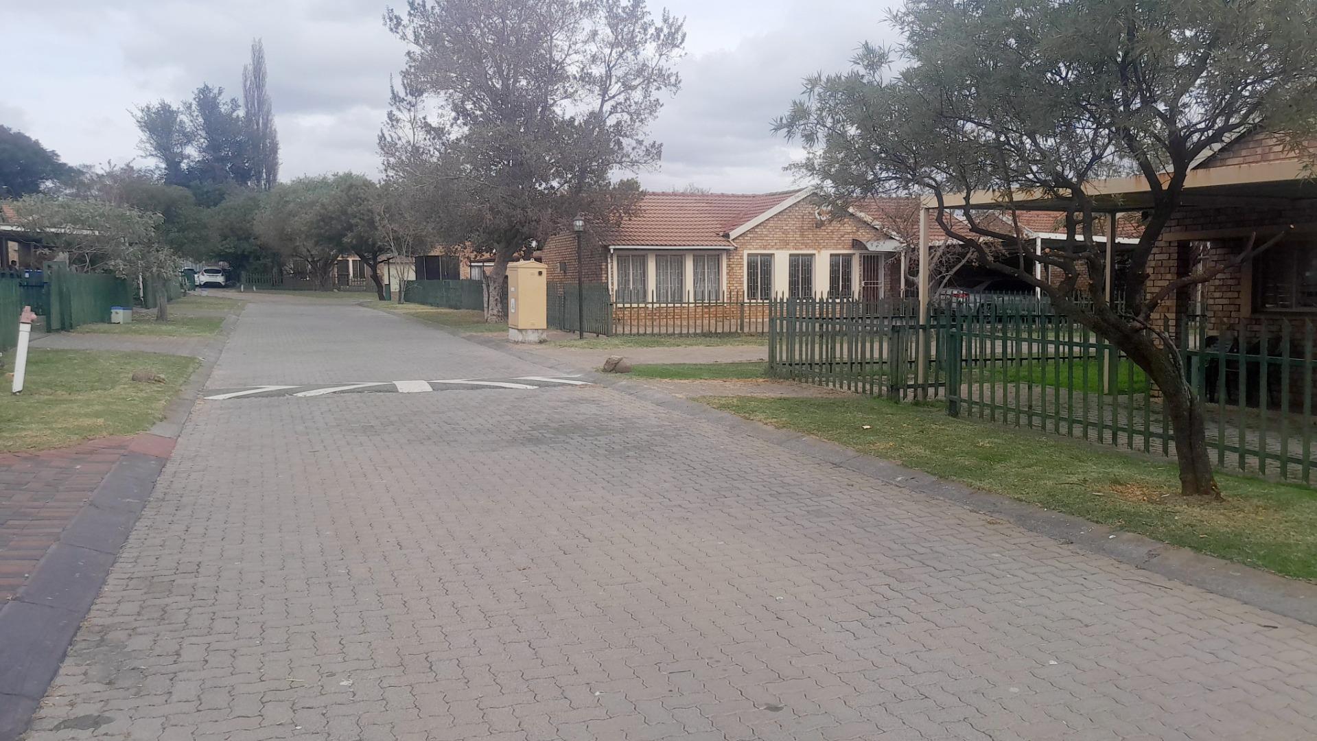 766212_19_aerocity_estate.jpg