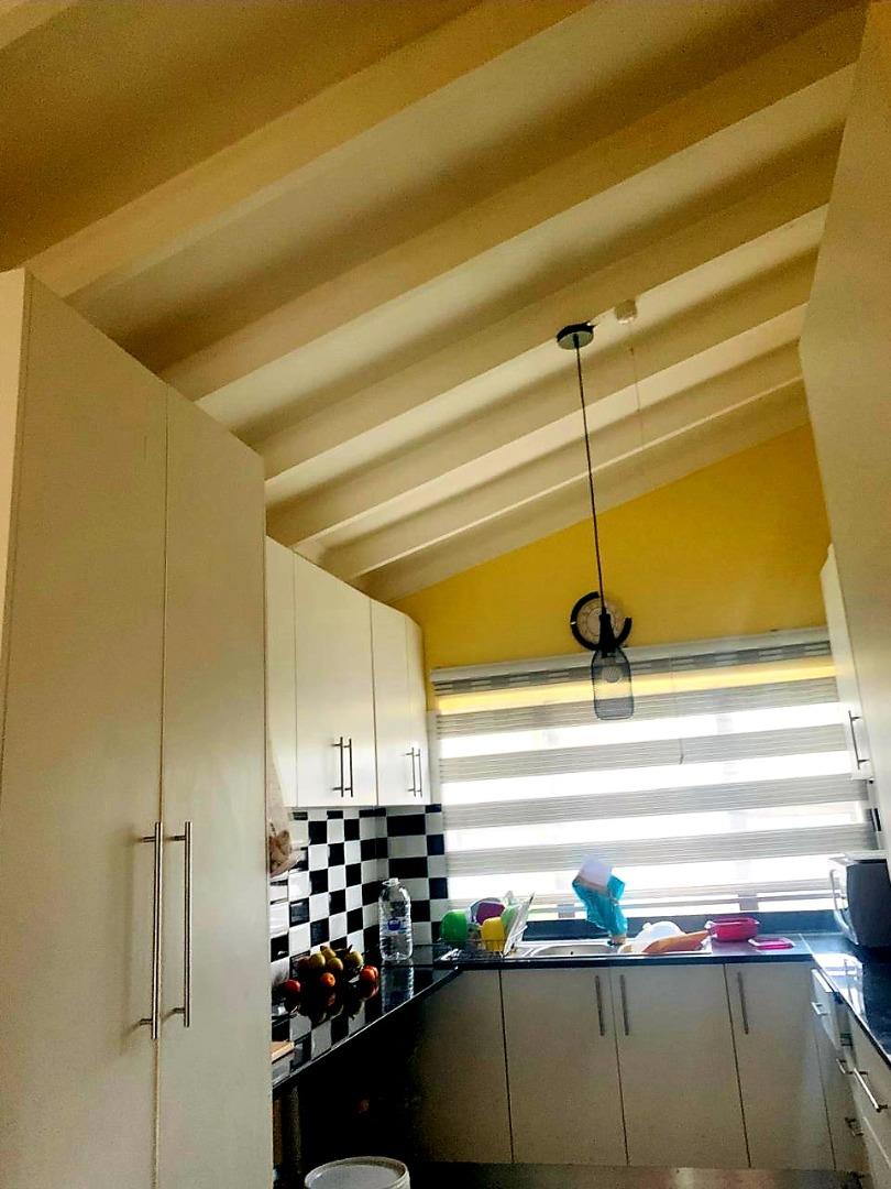 766308_4_Easton_Ave_Kitchen.jpg