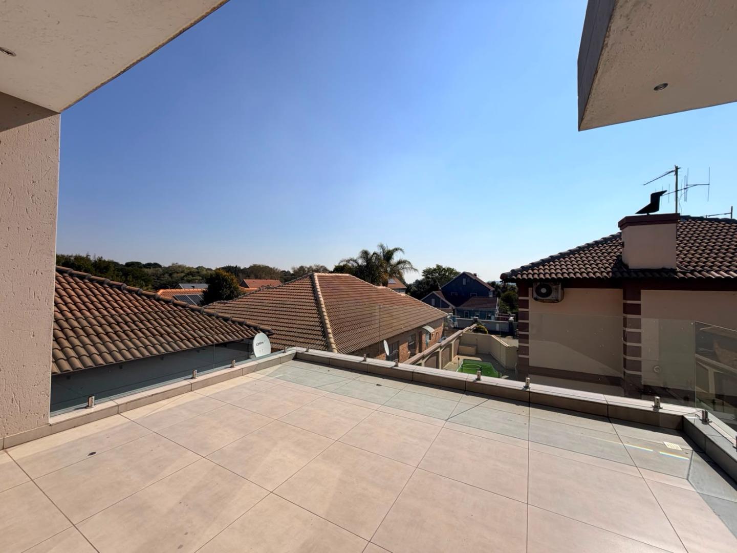 766528_297_Bushwillow_Balcony3.jpg