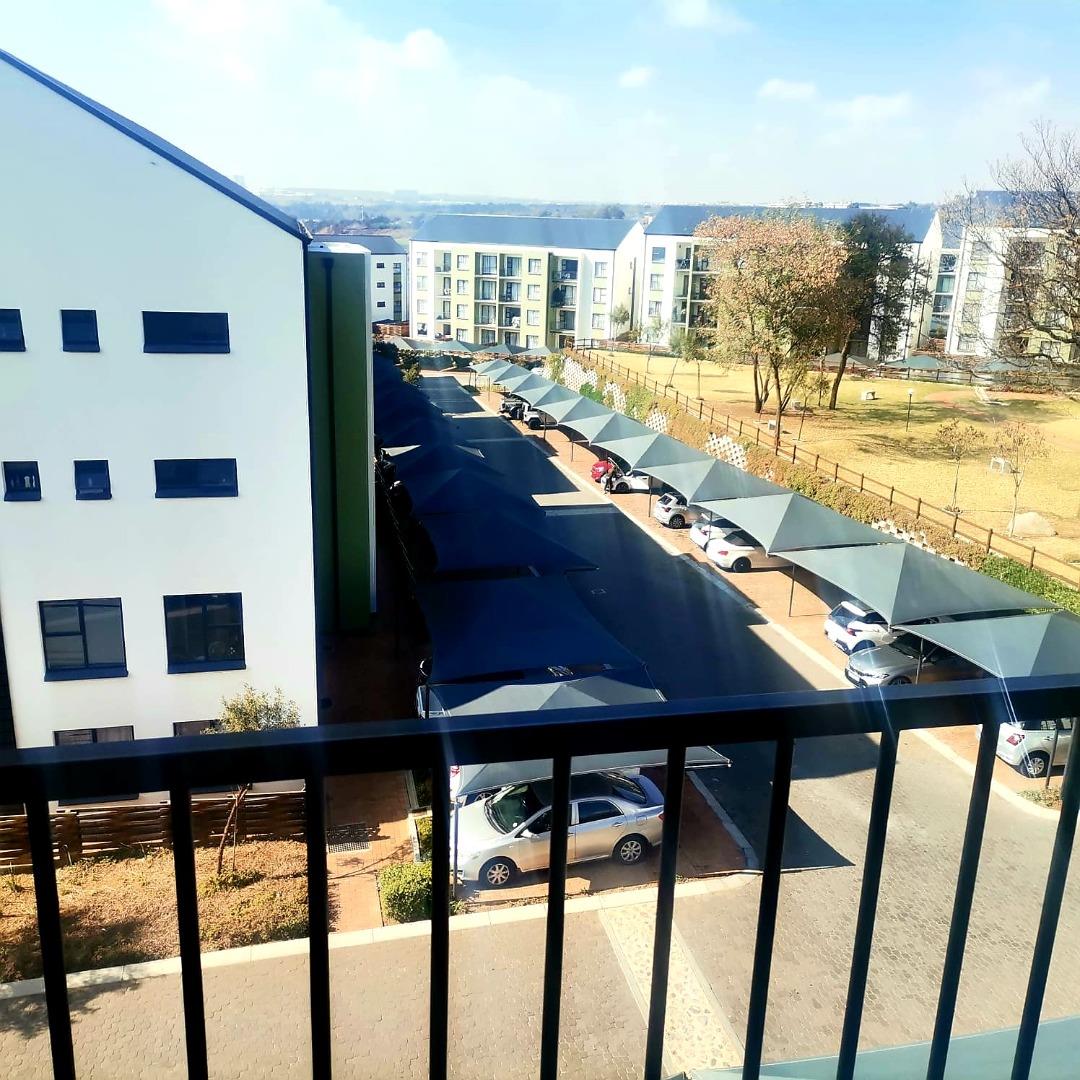 768736_506_Greenlee_Balcony.jpg