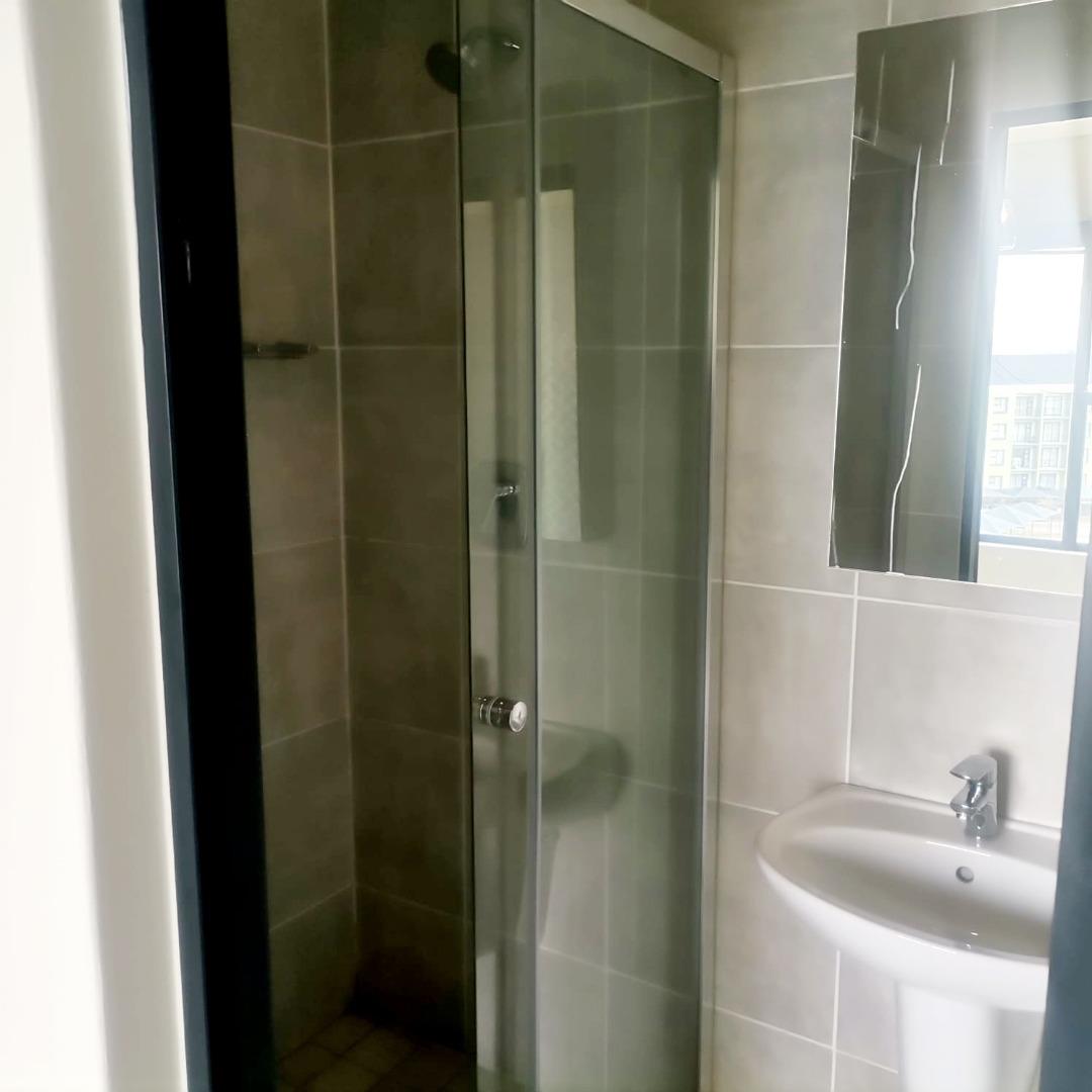 768736_506_Greenlee_En_Suite2-1.jpg