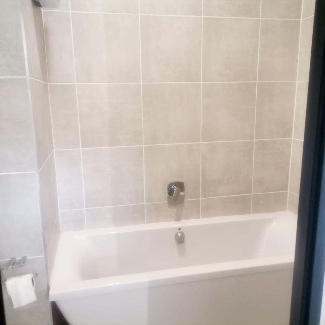 768736_506_Greenlee_En_Suite_1.jpg