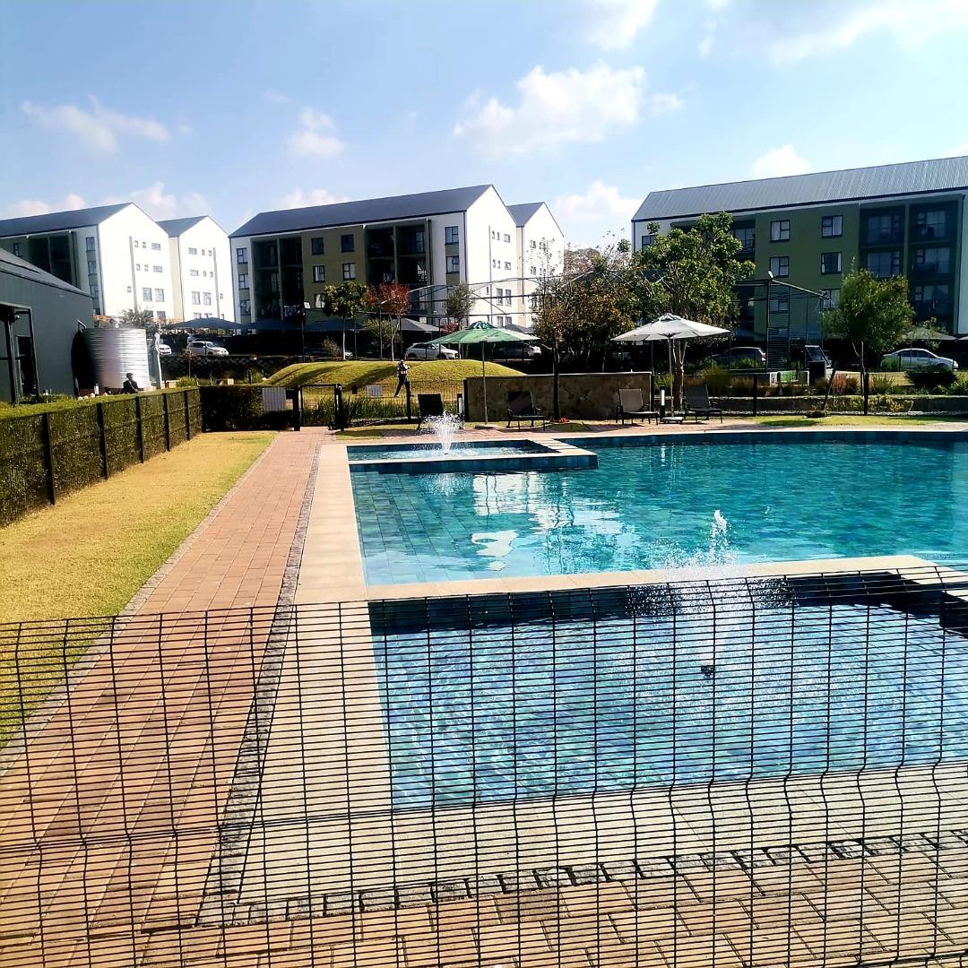 768736_Greenlee_Pool.jpg