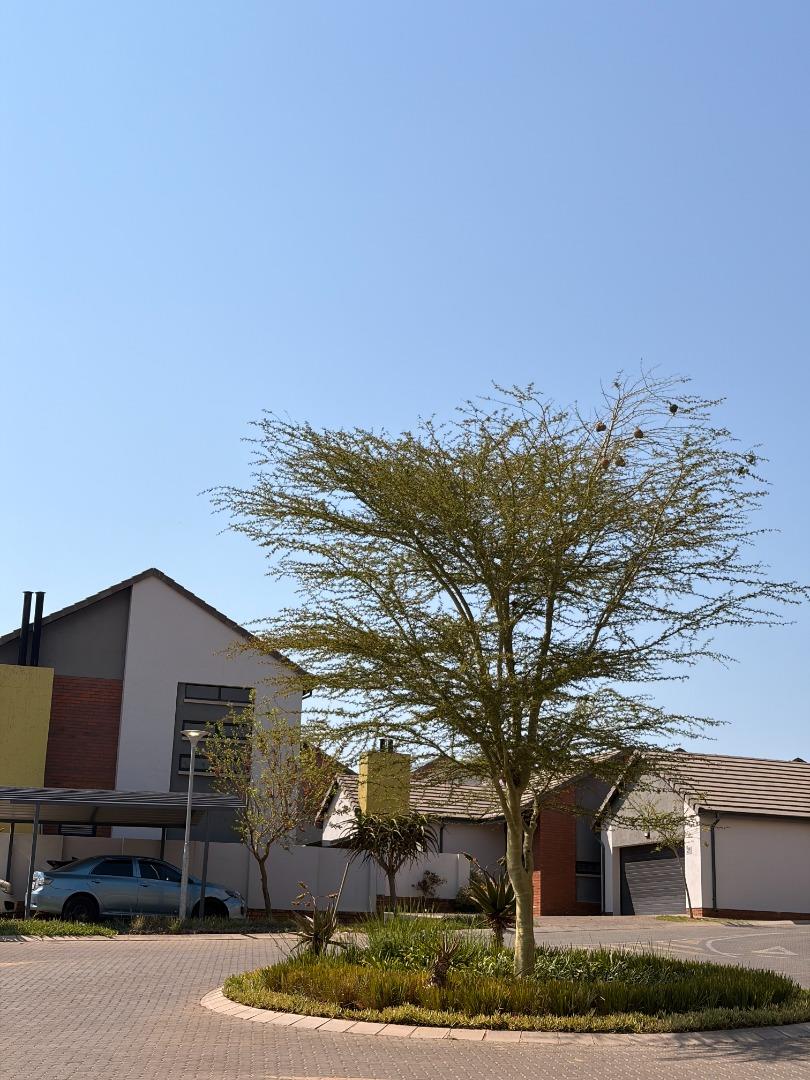 2 Bedroom Flat for Sale - Gauteng