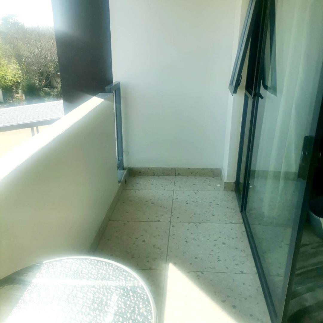 769153_129_Hilton_Balcony.jpg