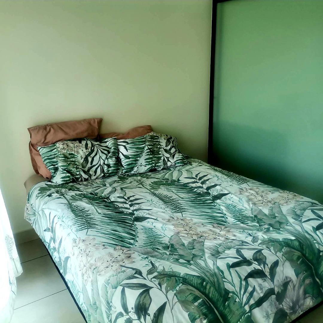 769173_119_Hilton_Bedroom2.jpg